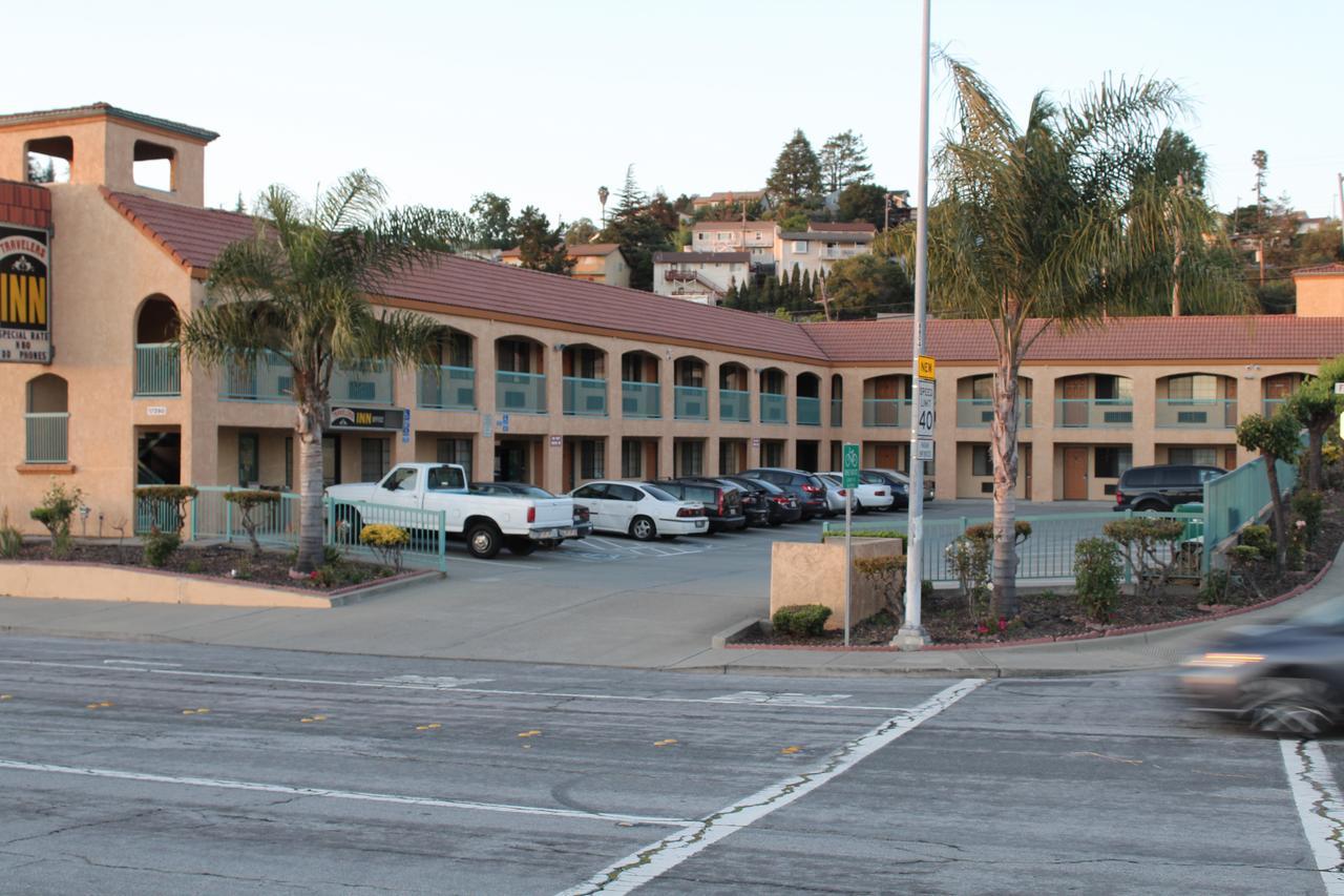 Travelers Inn Castro Valley Room photo